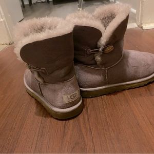 Bailey Button Uggs - Lavendar - Kids size 6